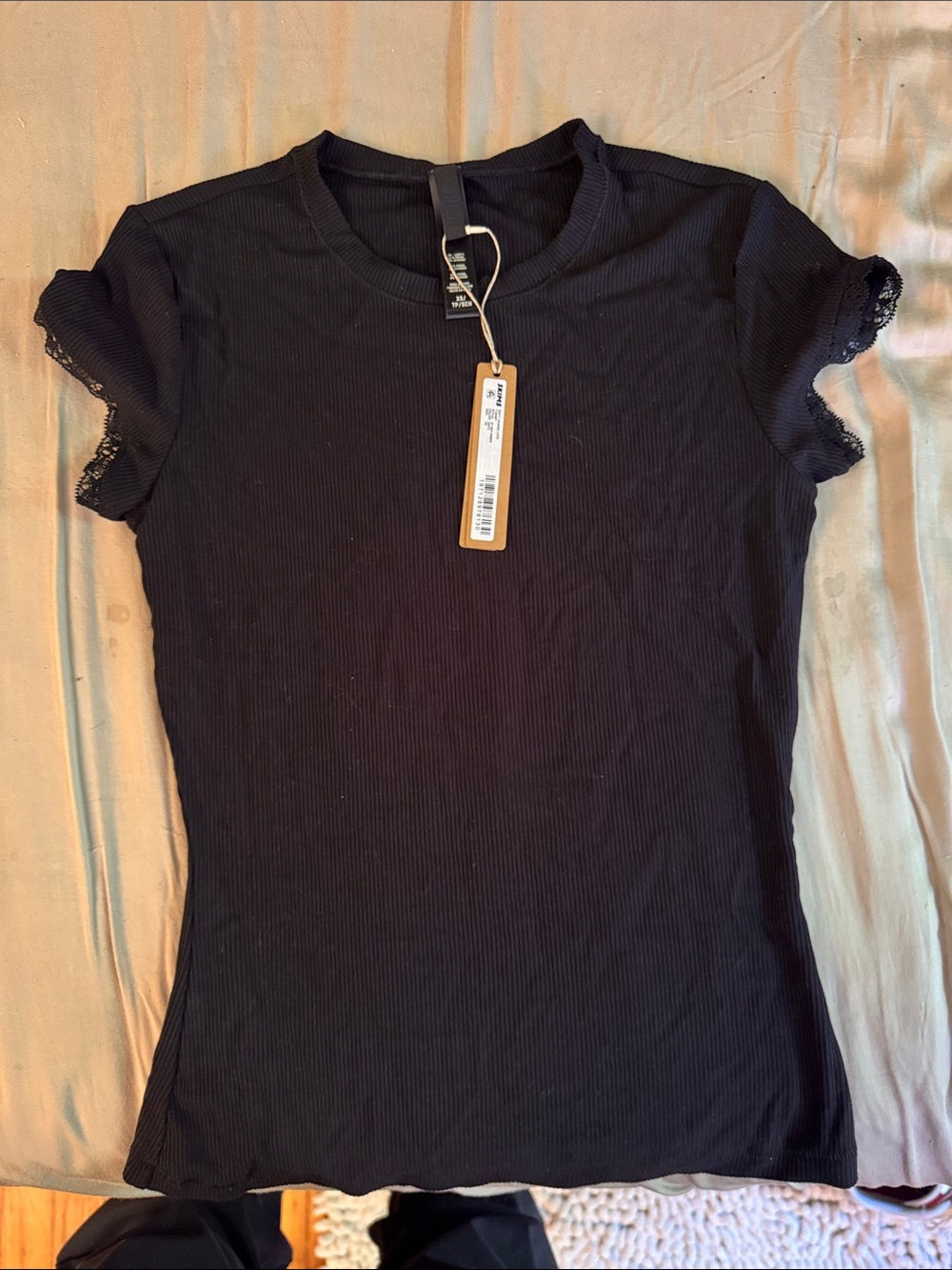 Skims Black Lace-Trim Ribbed Short Sleeve Top -